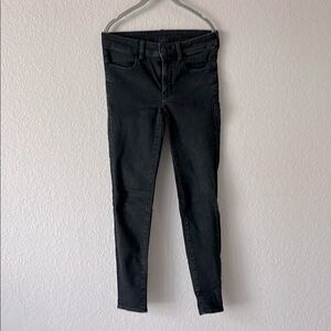 American Eagle Black Skinny Jeans – Classic Tapered Fit